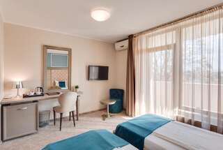 Отель Hotel Meridian Клуж-Напока Стандартный двухместный номер с 2 отдельными кроватями-4